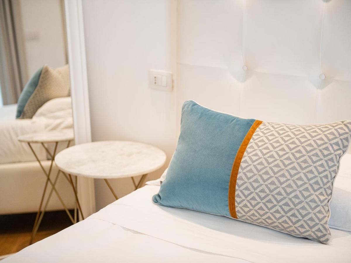 Pley Boutique Del Centro Hotel Cagliari Bagian luar foto